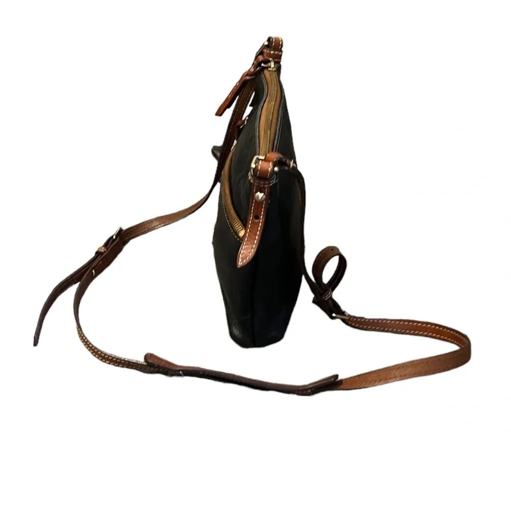 Dooney & Bourke Pebble‎ Leather Letter Carrier, BLACK